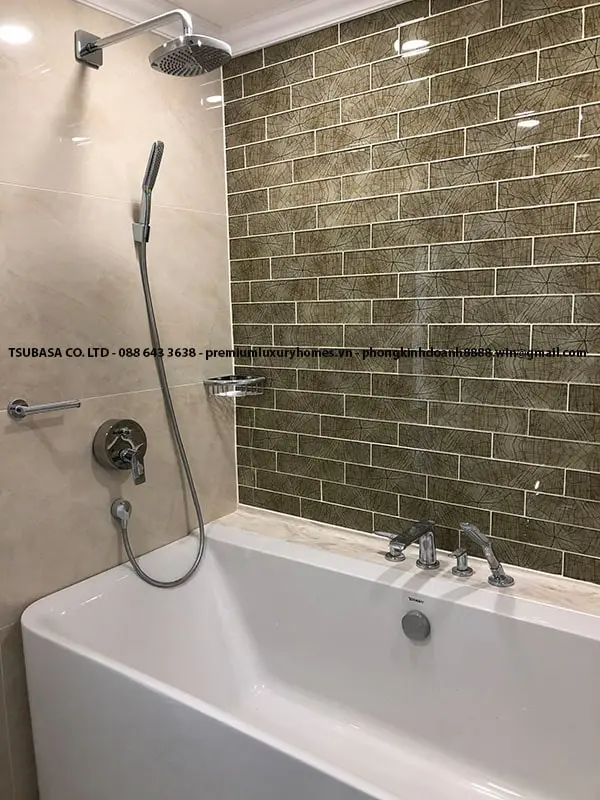 Thi công gạch mosaic thủy tinh tại biệt thự Ba Son